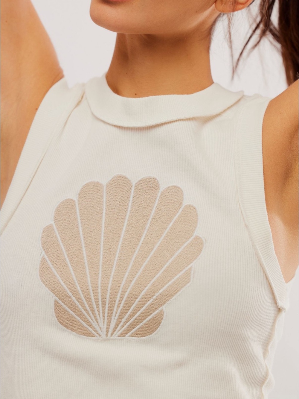 Banner Day Shells Embroidery White Tank